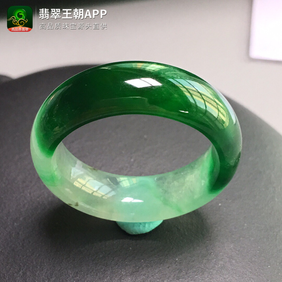 冰种浓绿翡翠光面平安戒指指环
