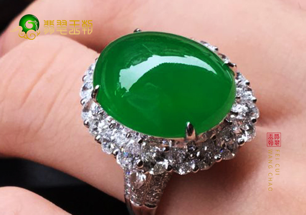 糯种浓绿翡翠镶嵌戒指日常哪些场合不能佩戴