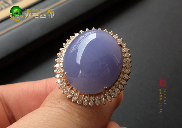 糯冰种紫罗兰翡翠镶嵌戒指的底和种水是什么关系